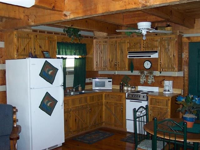 2486 Jim Henry Road Dandridge, TN 37725 - Photo 15 of 27 Gallery Image 15