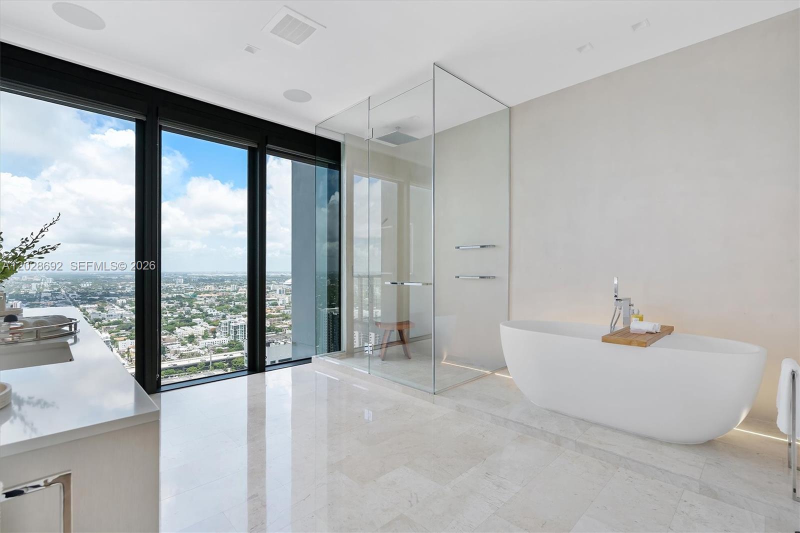 88 Southwest 7th Street, Unit 4001 Miami, FL 33130 - Photo 34 of 75
