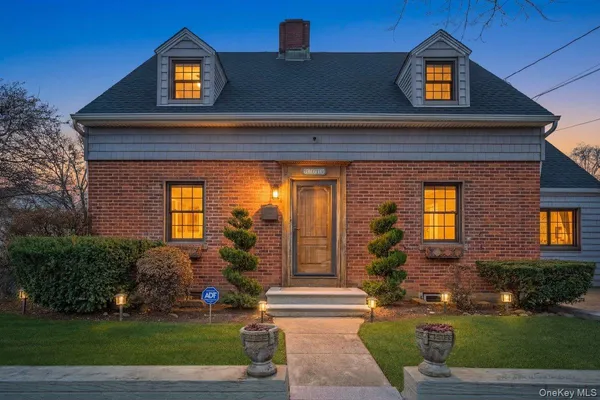 $925,000 | 3318 Polo Place | Country Club