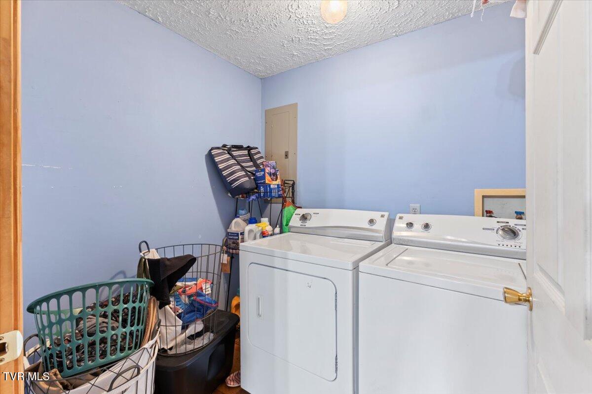 104 Maple Street Glade Spring, VA 24340 - Photo 14 of 42 19-128A9573