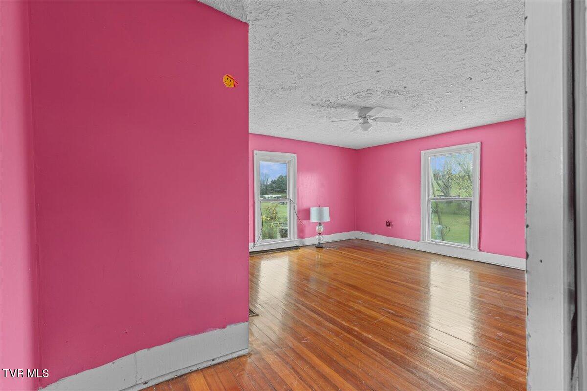 104 Maple Street Glade Spring, VA 24340 - Photo 23 of 42 31-128A9627