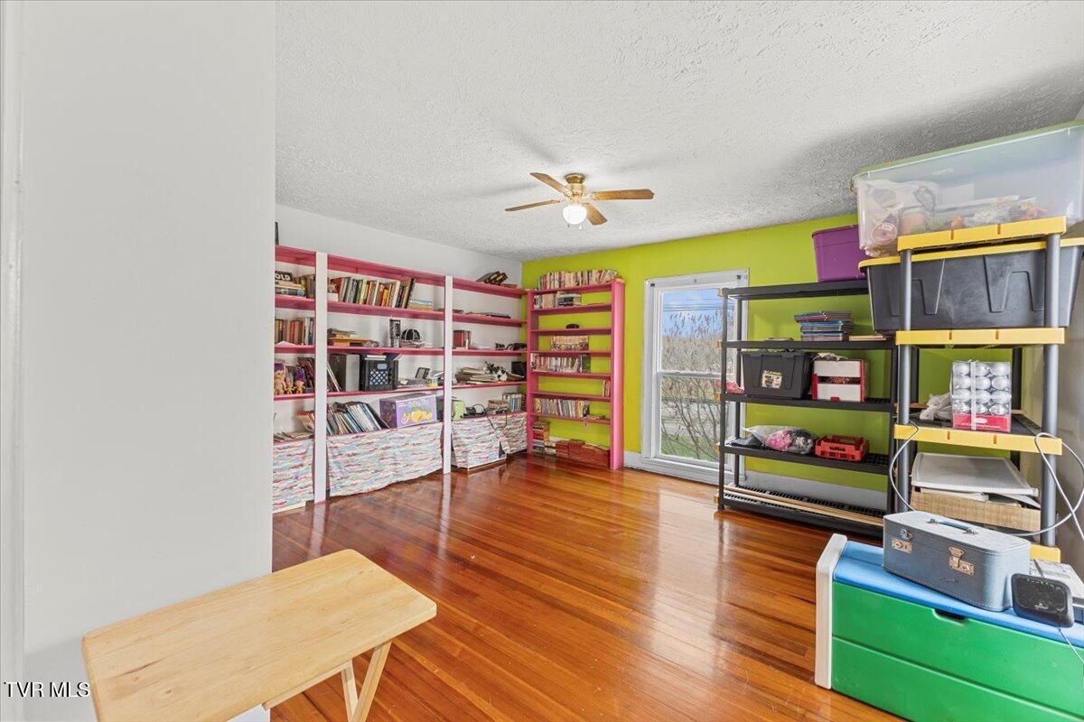 104 Maple Street Glade Spring, VA 24340 - Photo 29 of 42 24-128A9594