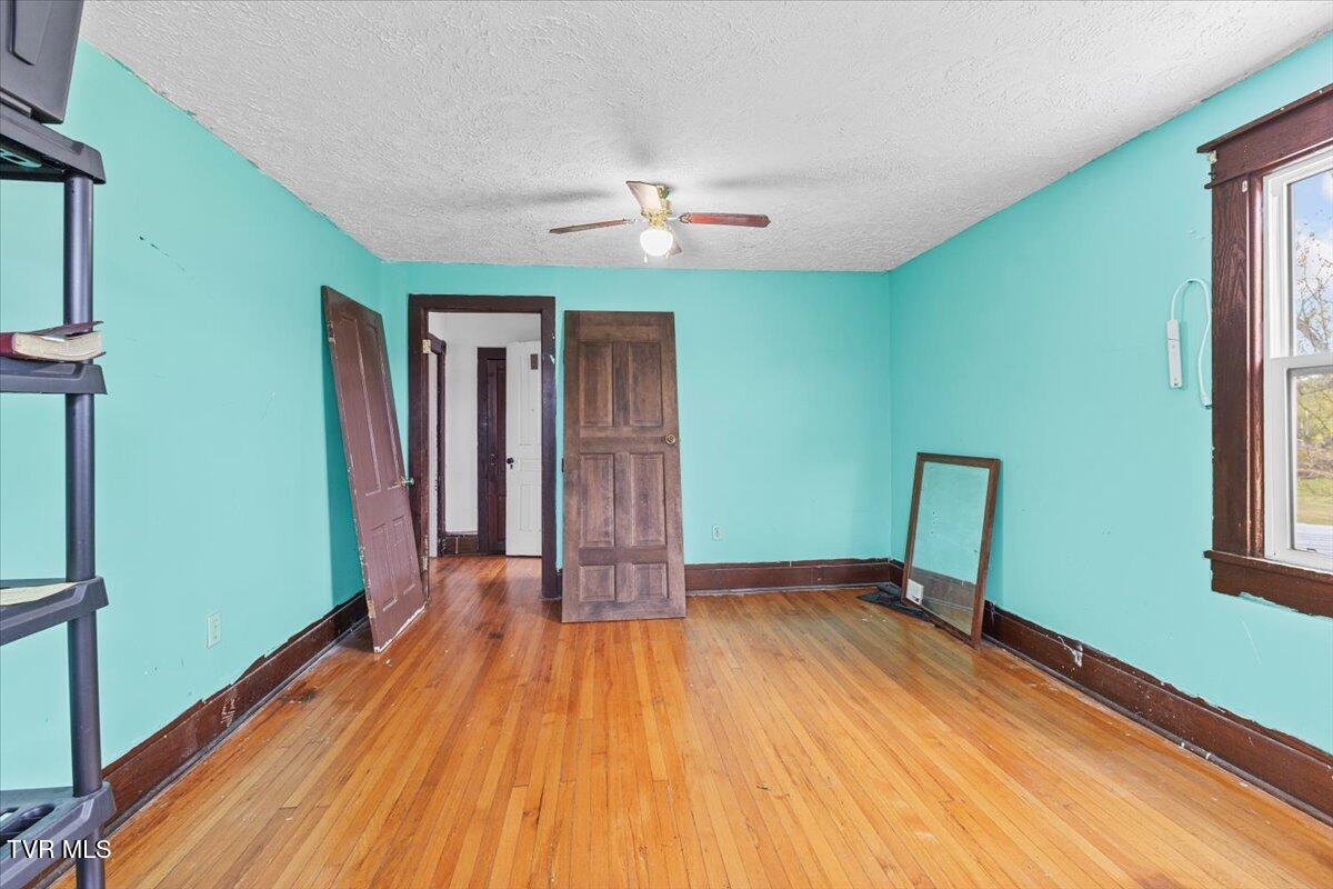 104 Maple Street Glade Spring, VA 24340 - Photo 32 of 42 35-128A9645