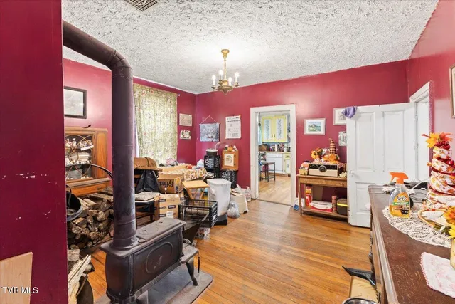 $180,000 | 104 Maple Street, Glade Spring, VA 24340