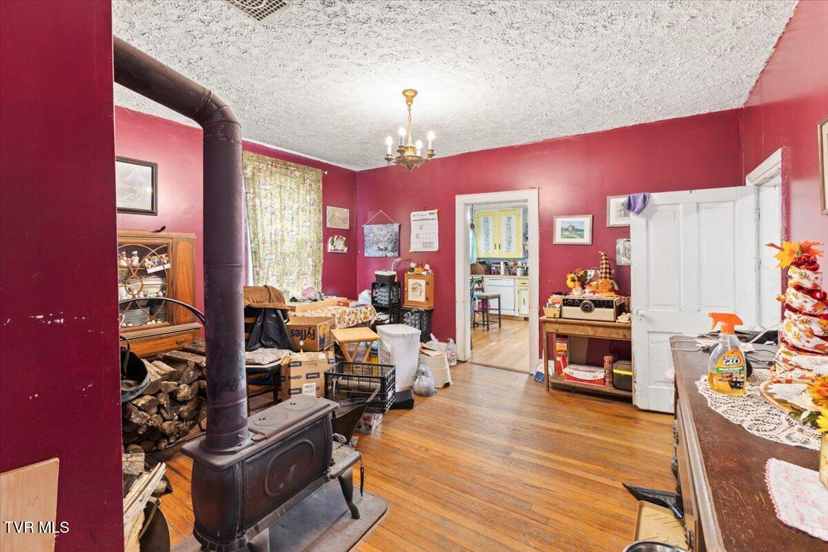 104 Maple Street Glade Spring, VA 24340 - Photo 5 of 42 09-128A9540