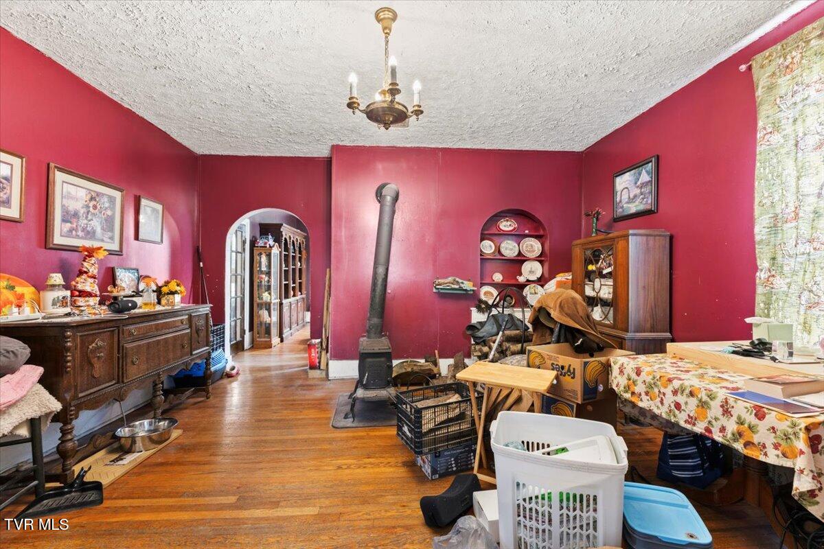 104 Maple Street Glade Spring, VA 24340 - Photo 6 of 42 08-128A9534