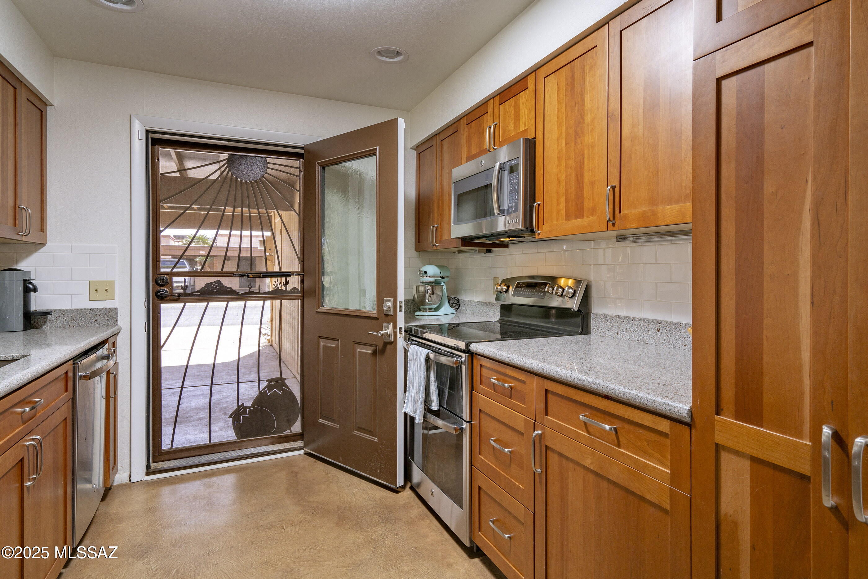 4205 East Blanton Road Tucson, AZ 85712 - Photo 4 of 24 Gallery Image 4