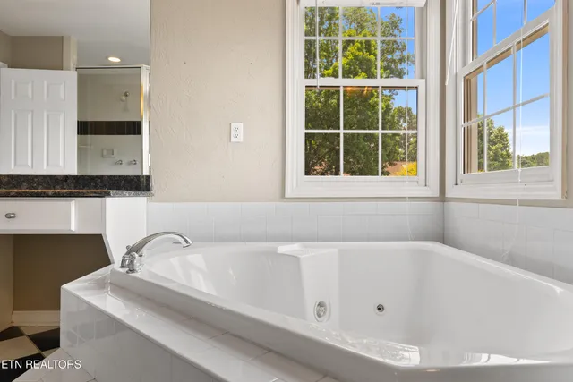 $699,000 | 612 Sandpiper Drive, Vonore, TN 37885