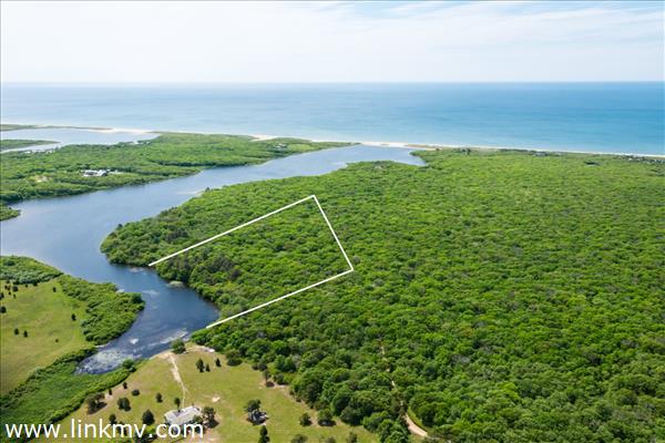 40 Watcha Club Road West Tisbury, MA 02568 - Photo 1 of 11 http://d1qzqeyxiitrap.cloudfront.net/photos/28229/600/53d0641f.jpg