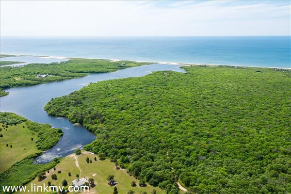 40 Watcha Club Road West Tisbury, MA 02568 - Photo 10 of 11 http://d1qzqeyxiitrap.cloudfront.net/photos/28229/600/179d3416.jpg