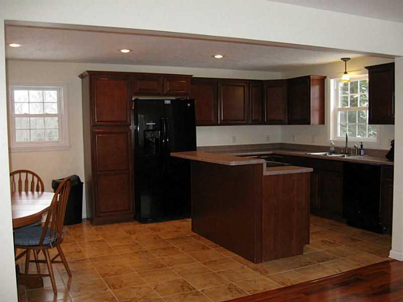 1375 Shenango Road Big Beaver, PA 16115 - Photo 3 of 20 Kitchen.