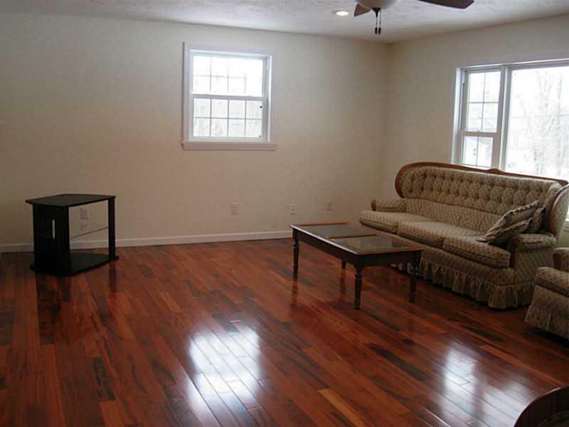 1375 Shenango Road Big Beaver, PA 16115 - Photo 7 of 20 Living Room.