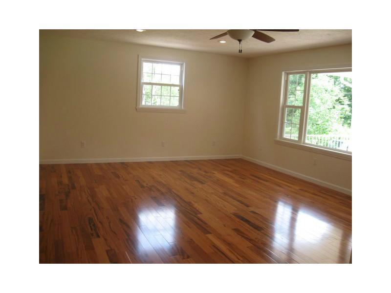 1375 Shenango Road Big Beaver, PA 16115 - Photo 8 of 20 Living Room.
