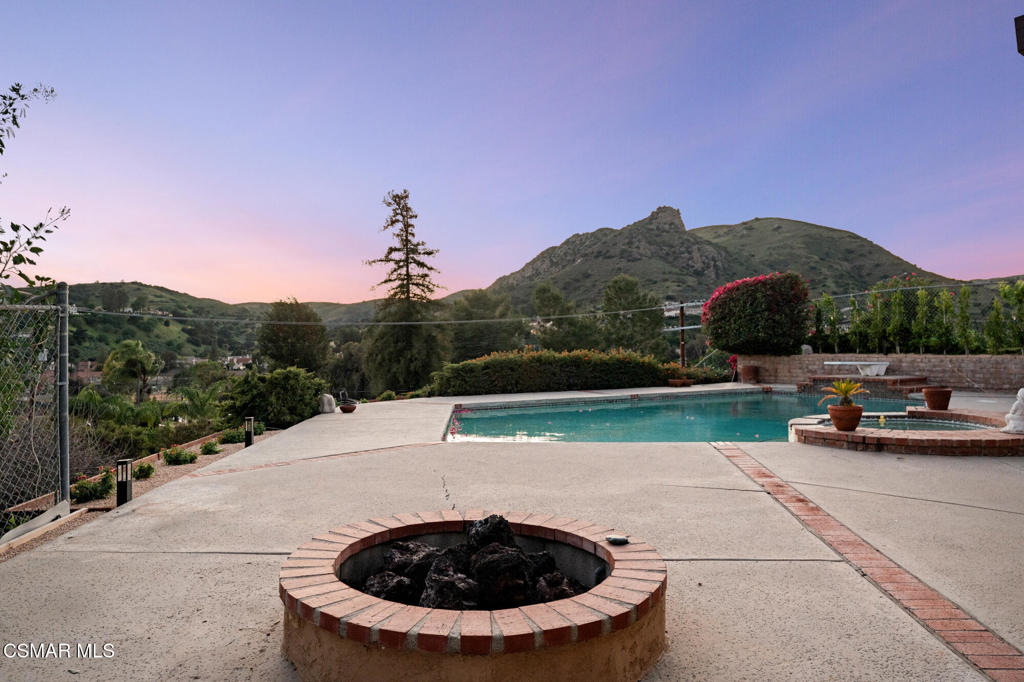 7031 Rivol Road West Hills, CA 91307 - Photo 3 of 32