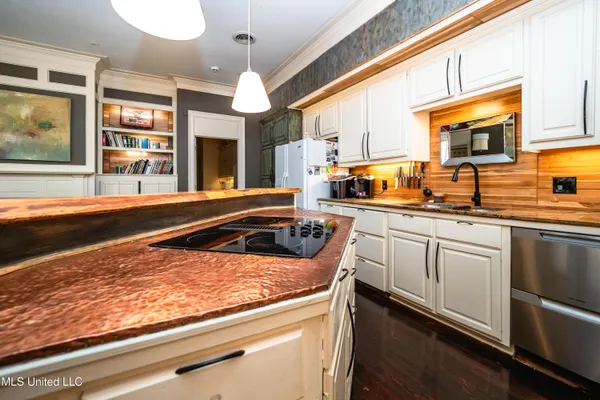 $479,000 | 2 Ashley Park Drive, Jackson, MS 39206