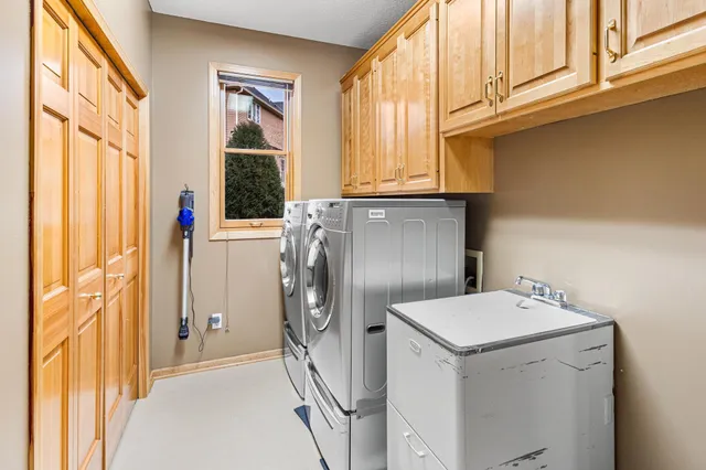 $700,000 | 4625 Weston Lane North, Plymouth, MN 55446