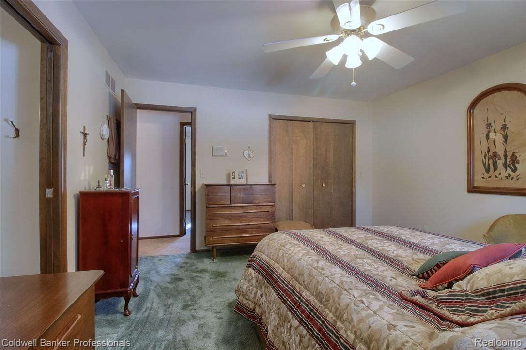 1381 North Livernois Road Rochester, MI 48306 - Photo 14 of 34 14-Master Bedroom 2nd View.jpg