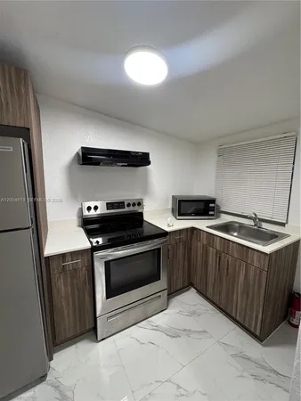 $1,550 | 2796 Southwest 34th Court, Miami, FL 33133