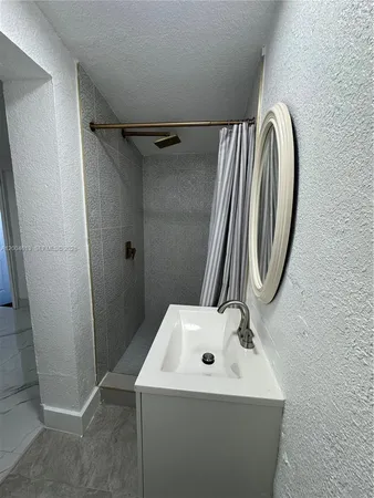 $1,550 | 2796 Southwest 34th Court, Miami, FL 33133