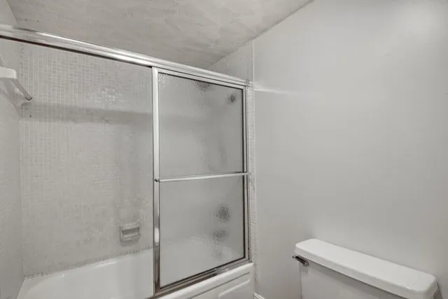 $1,950 | 1845 Northwest 18th Street, Unit 103, Delray Beach, FL 33445