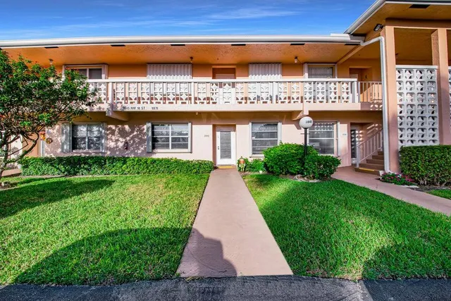 $1,950 | 1845 Northwest 18th Street, Unit 103, Delray Beach, FL 33445