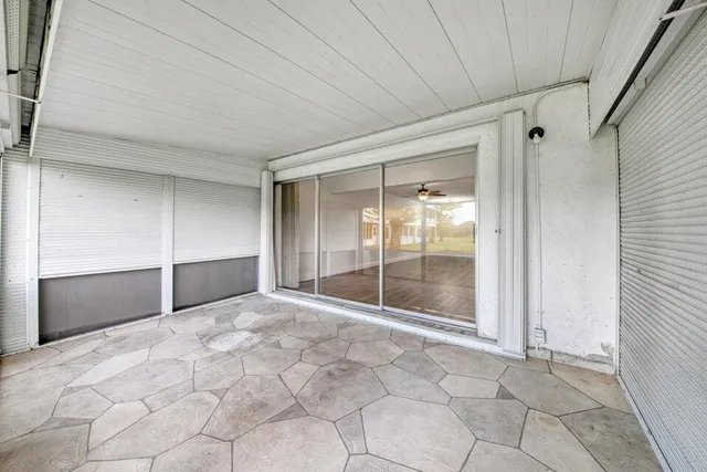 $1,950 | 1845 Northwest 18th Street, Unit 103, Delray Beach, FL 33445