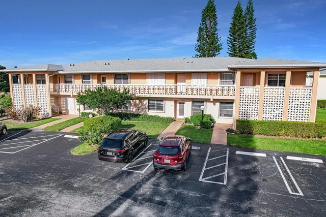 $1,950 | 1845 Northwest 18th Street, Unit 103, Delray Beach, FL 33445