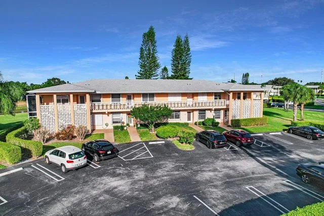 $1,950 | 1845 Northwest 18th Street, Unit 103, Delray Beach, FL 33445