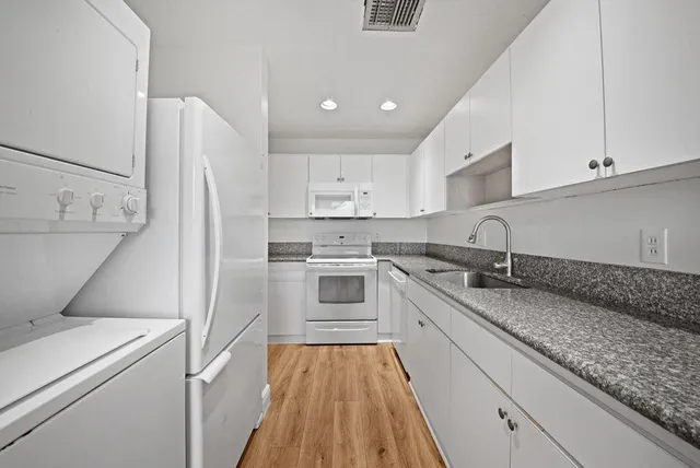 $1,950 | 1845 Northwest 18th Street, Unit 103, Delray Beach, FL 33445