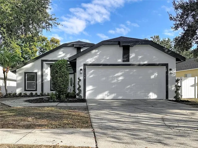 a front view of house with yard