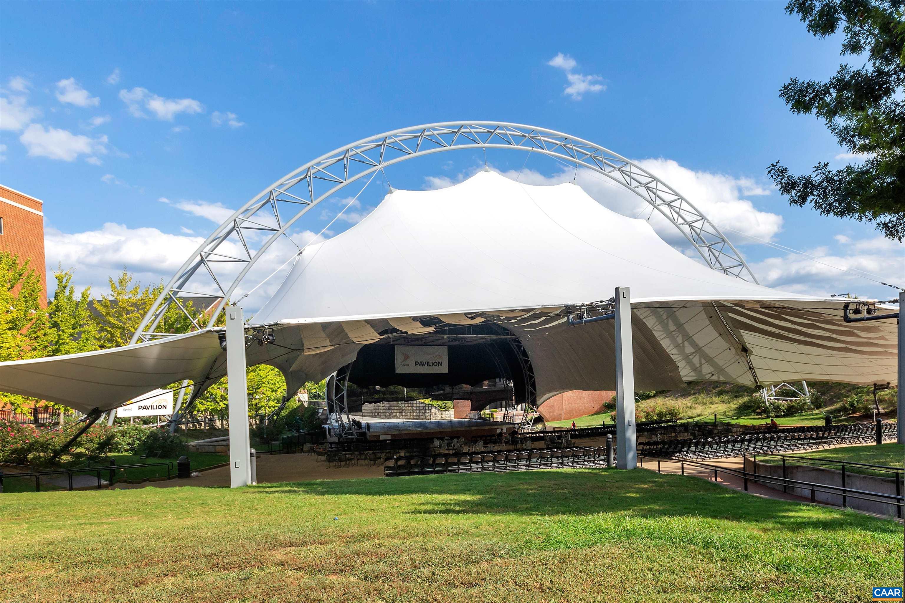 1130 East High Street, Unit J Charlottesville, VA 22902 - Photo 37 of 42 a view of a house with a backyard