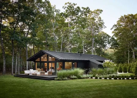 $1,995,000 | 268 Old Stone Highway, East Hampton, NY 11937