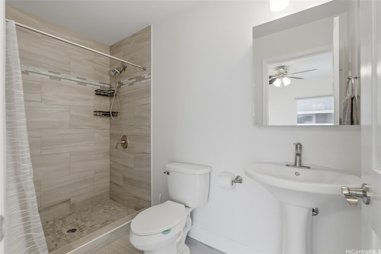 85-075 Waianae Valley Road, Unit B Waianae, HI 96792 - Photo 19 of 25 2nd floor primary ensuite bathroom #2