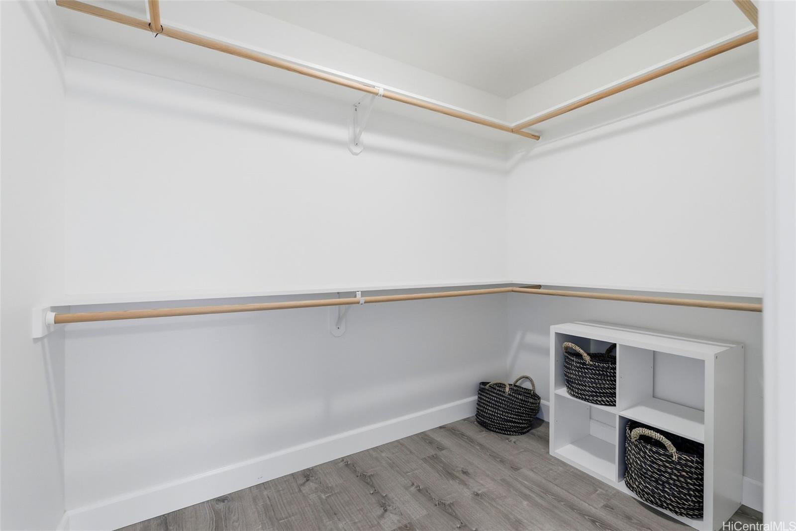 85-075 Waianae Valley Road, Unit B Waianae, HI 96792 - Photo 20 of 25 2nd floor primary walk-in closet