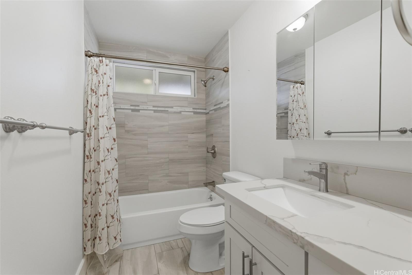 85-075 Waianae Valley Road, Unit B Waianae, HI 96792 - Photo 23 of 25 Full Bathroom #3