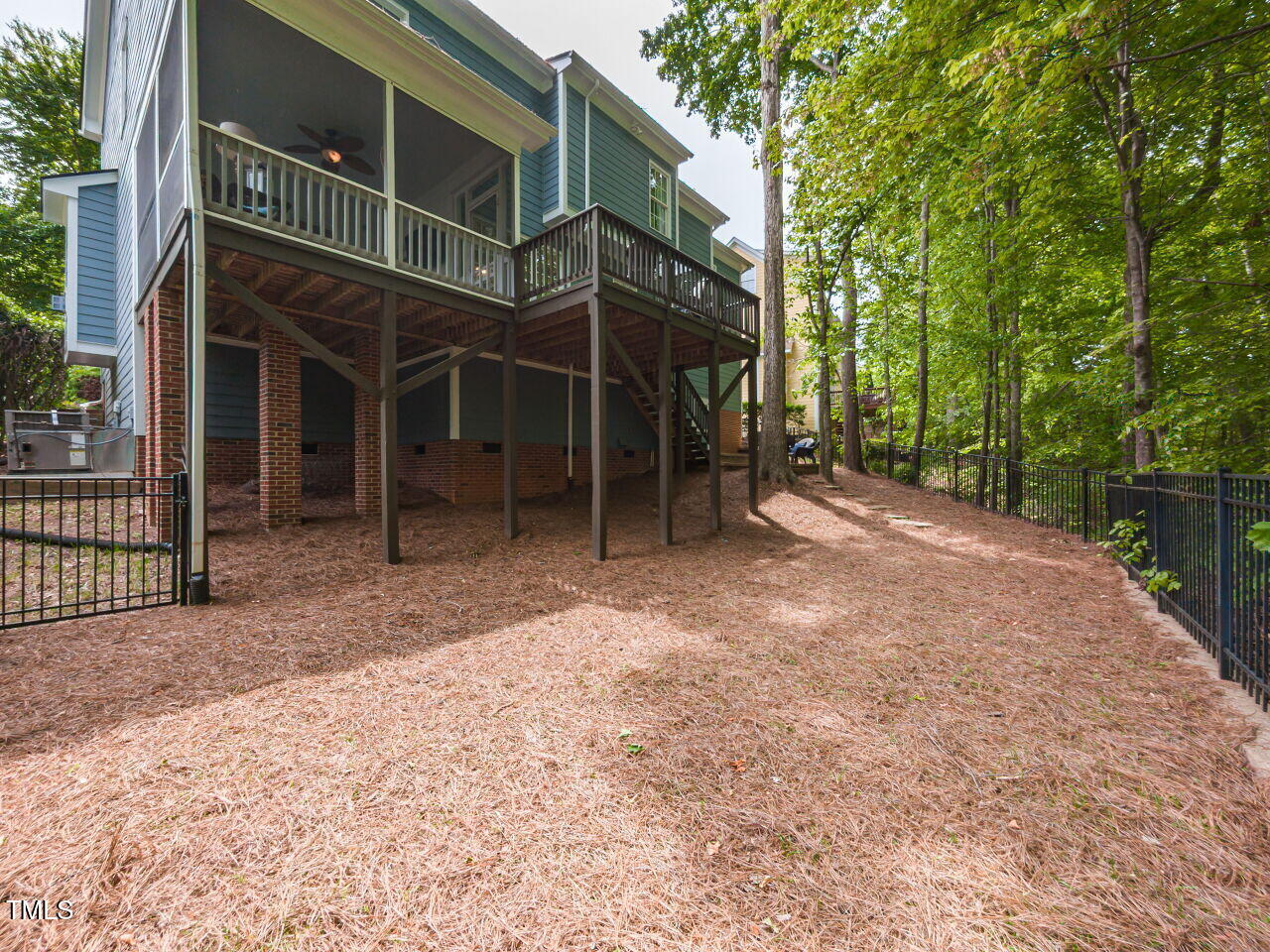 204 Flint Point Lane Holly Springs, NC 27540 - Photo 27 of 40 043-1280x960-backyard
