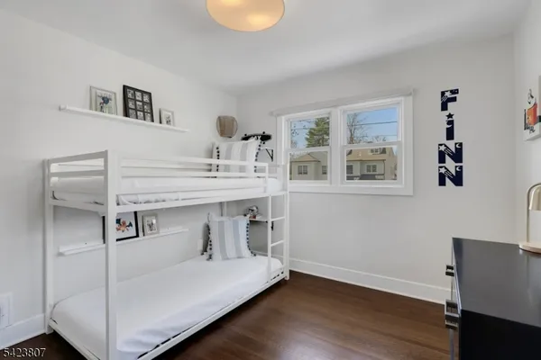 $1,395,000 | 98 North Summit Avenue, Chatham, NJ 07928