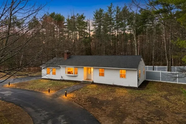 $499,000 | 33 Highway 101A, Amherst, NH 03031
