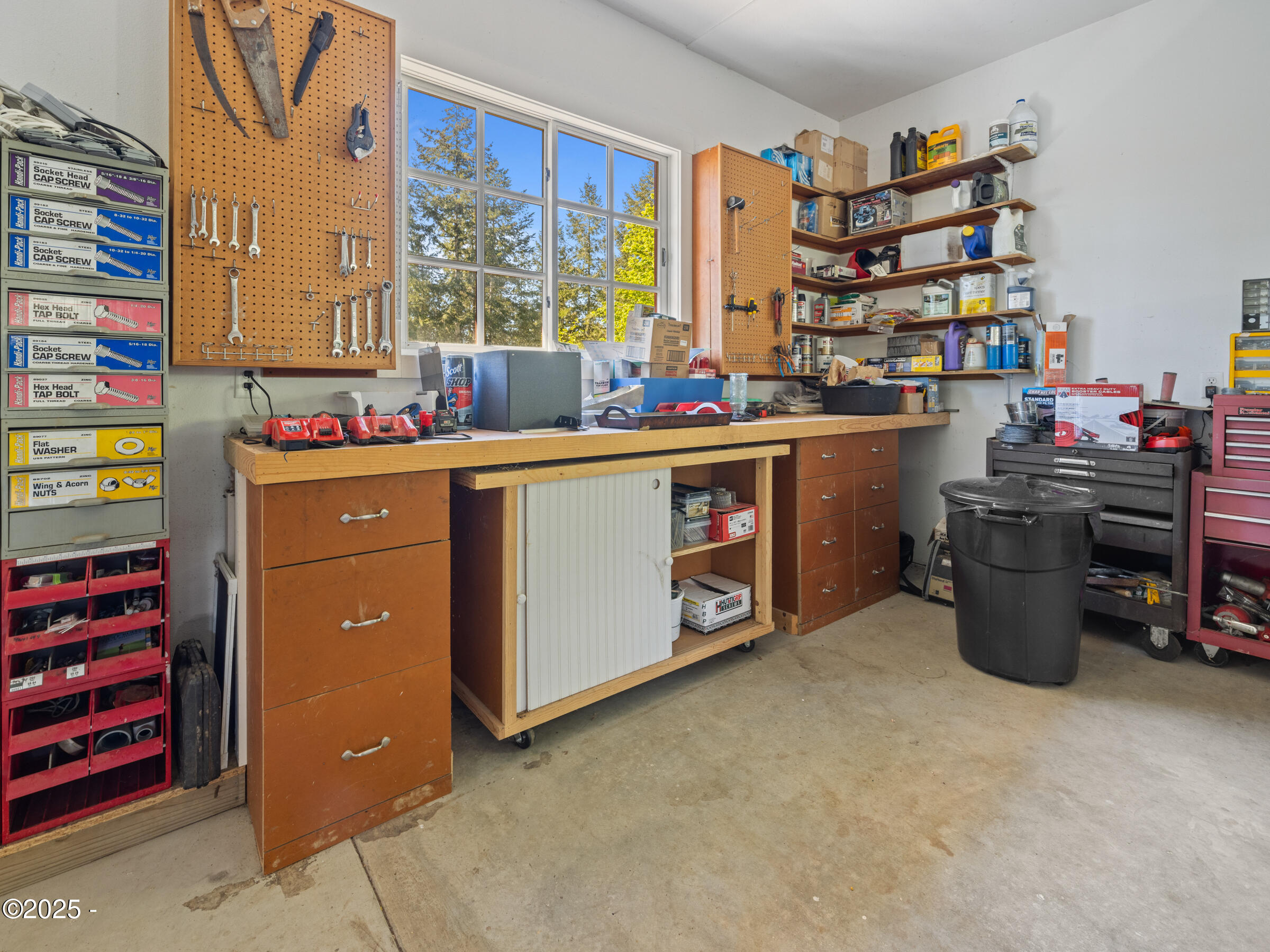 245 Olalla Road Toledo, OR 97391 - Photo 28 of 47 Tool Bench