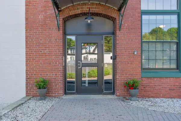 $349,500 | 30 Lincoln Street, Unit 105, Westbrook, ME 04092