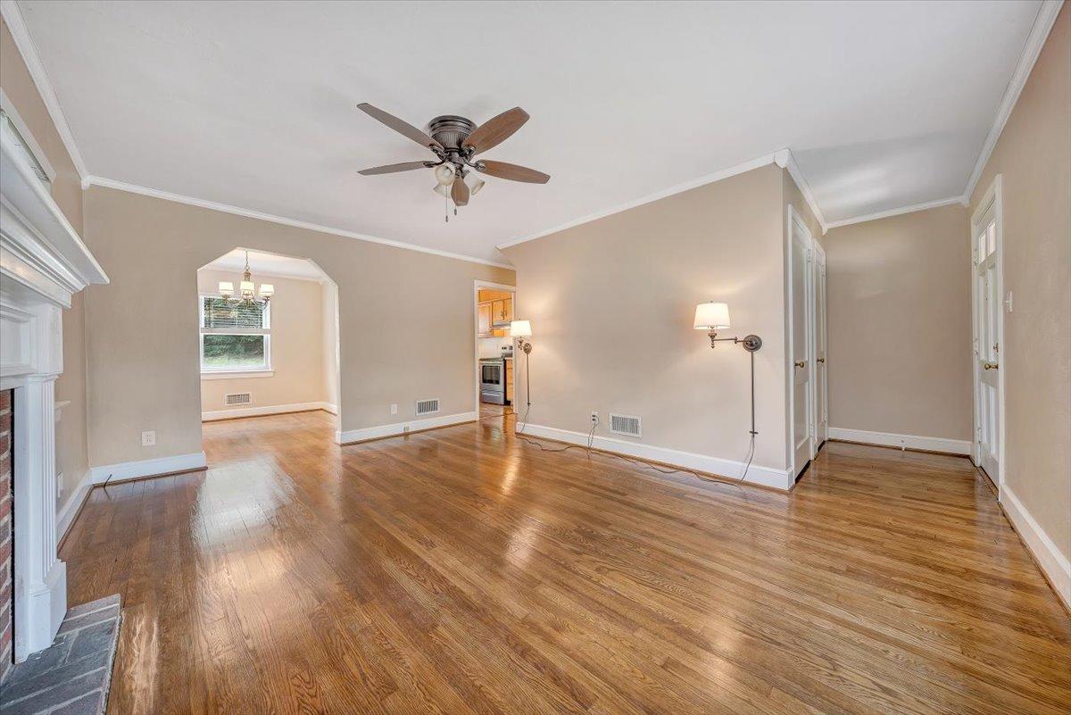 2014 York Road Southwest Roanoke, VA 24015 - Photo 12 of 38 THE EXPERIENCE IS REAL