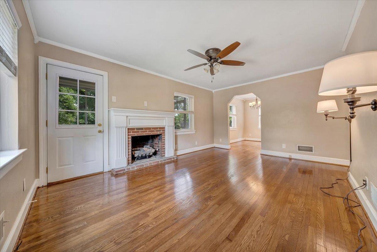 2014 York Road Southwest Roanoke, VA 24015 - Photo 13 of 38 THE EXPERIENCE IS REAL