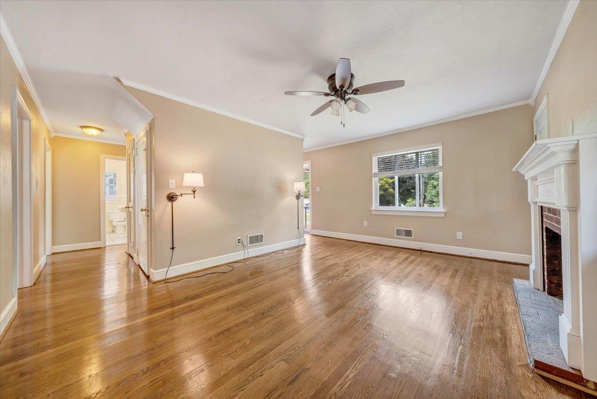 2014 York Road Southwest Roanoke, VA 24015 - Photo 14 of 38 THE EXPERIENCE IS REAL