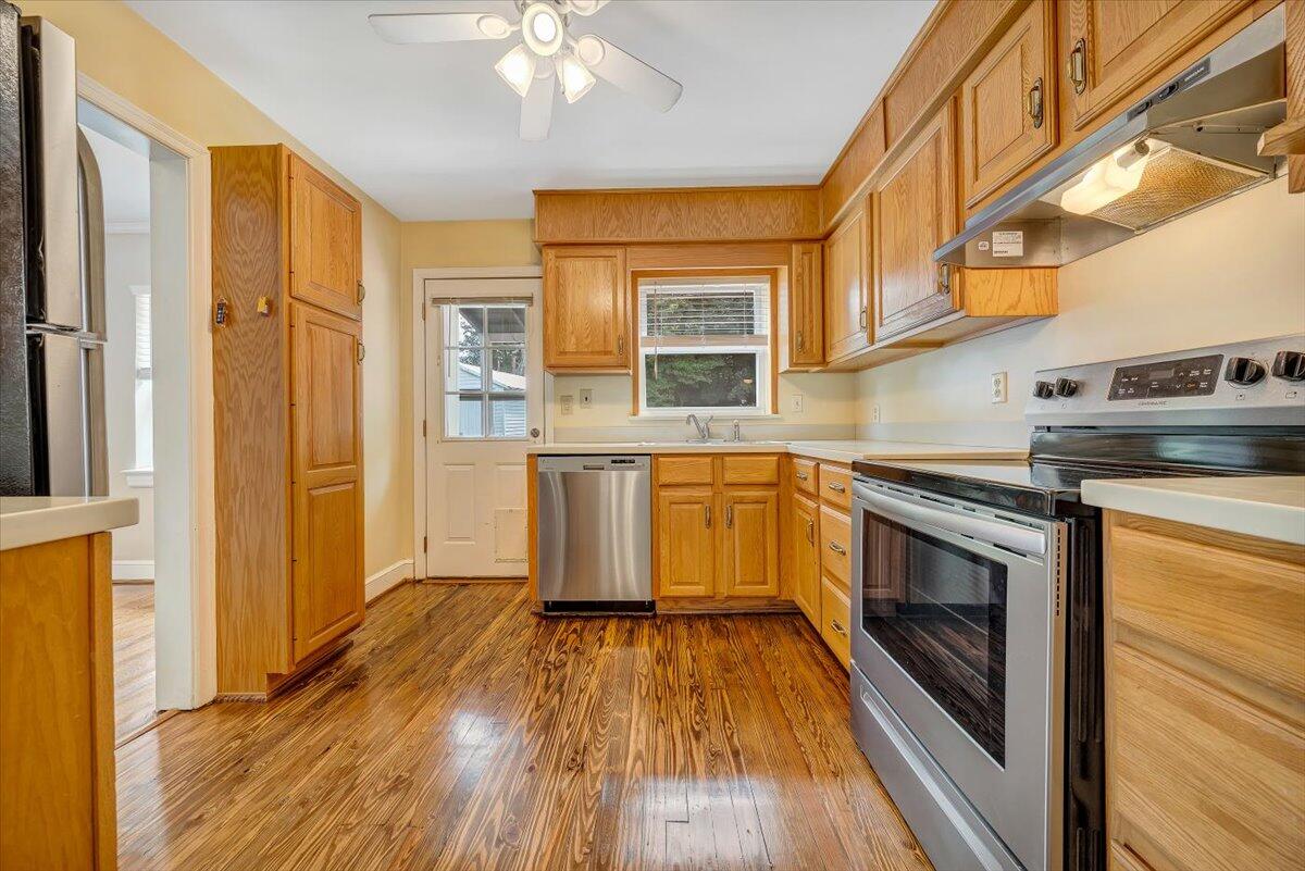 2014 York Road Southwest Roanoke, VA 24015 - Photo 17 of 38 THE EXPERIENCE IS REAL