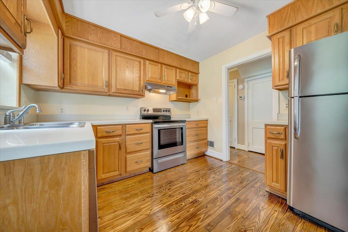 2014 York Road Southwest Roanoke, VA 24015 - Photo 18 of 38 THE EXPERIENCE IS REAL