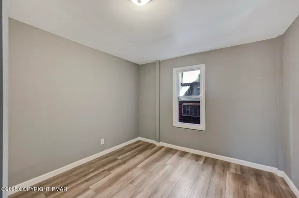 $1,450 | 128 East Broad Street, Unit 128B, Tamaqua, PA 18252