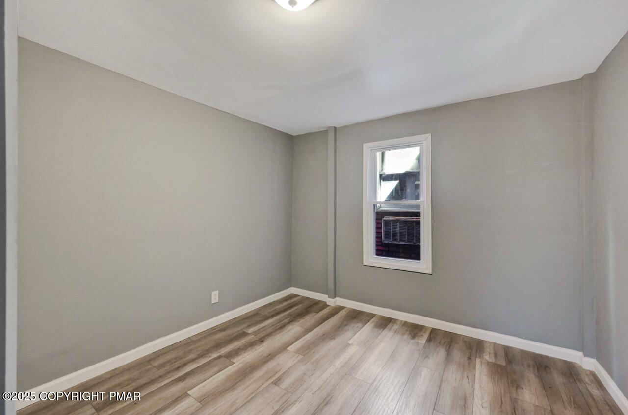 128 East Broad Street, Unit 128B Tamaqua, PA 18252 - Photo 12 of 39 126-128 E Broad St 35 - 2nd Floor Large