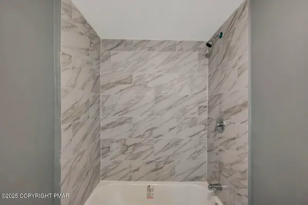 $1,450 | 128 East Broad Street, Unit 128B, Tamaqua, PA 18252