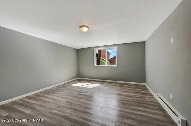 $1,700 | 128 East Broad Street, Unit 128B, Tamaqua, PA 18252