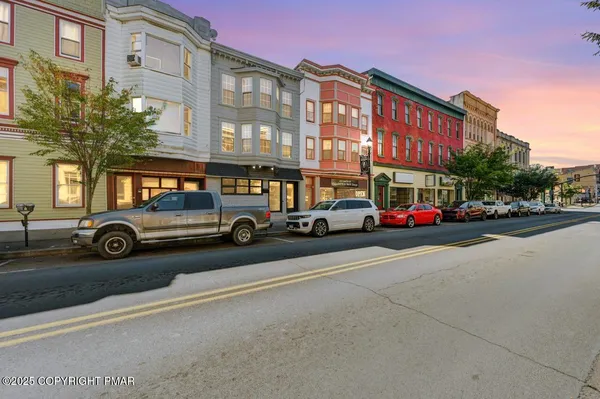 $1,450 | 128 East Broad Street, Unit 128B, Tamaqua, PA 18252